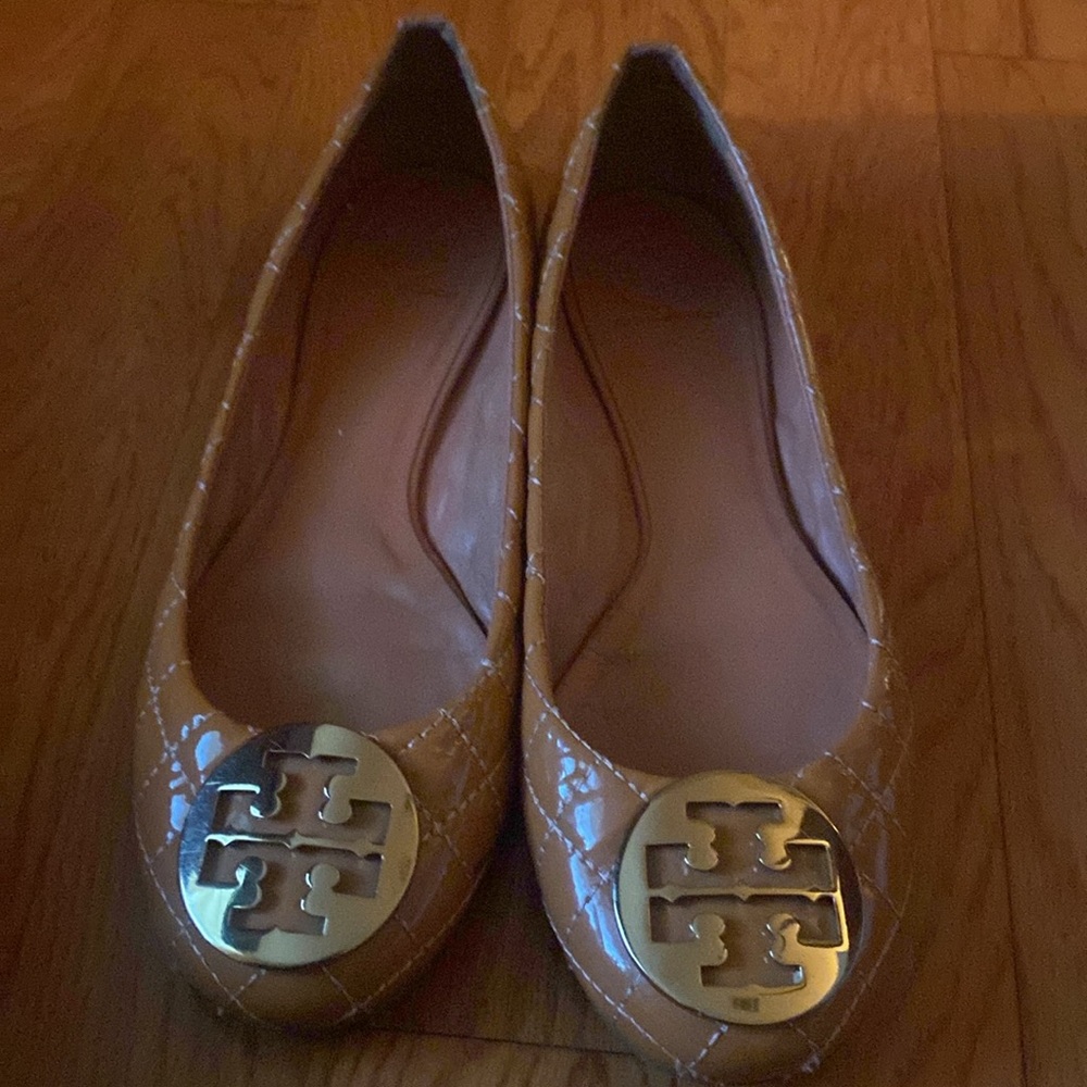 Tory Burch Tan Quilted Flats - Picture 4 of 4